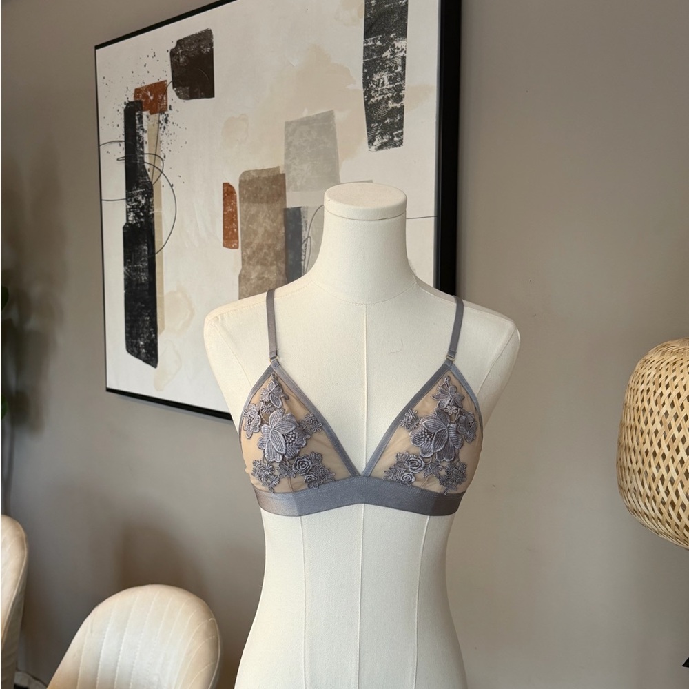 Muse Lace Bralette in Gray and Tan